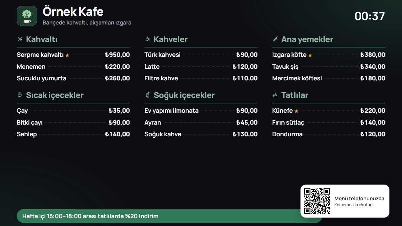 Televizyondaki menü panosu: kategoriler üç sütunda, ürünler fiyatlarıyla, köşede menünün karekodu